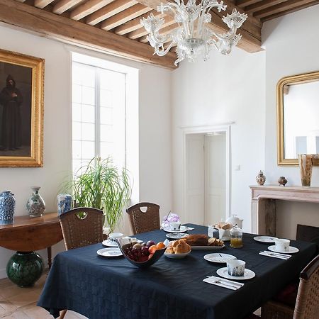 Aux Portes D'Honneur Cluny Bagian luar foto