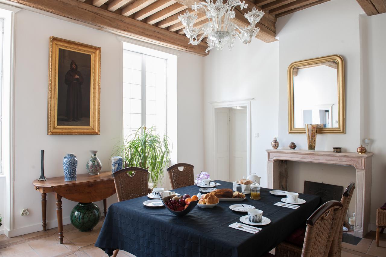 Aux Portes D'Honneur Bed & Breakfast Cluny Bagian luar foto